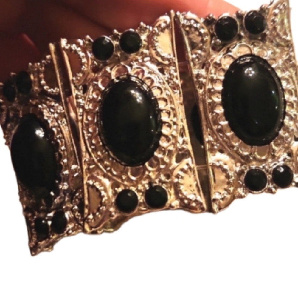 New Stretch faux onyx silvertoned stretch bracelet